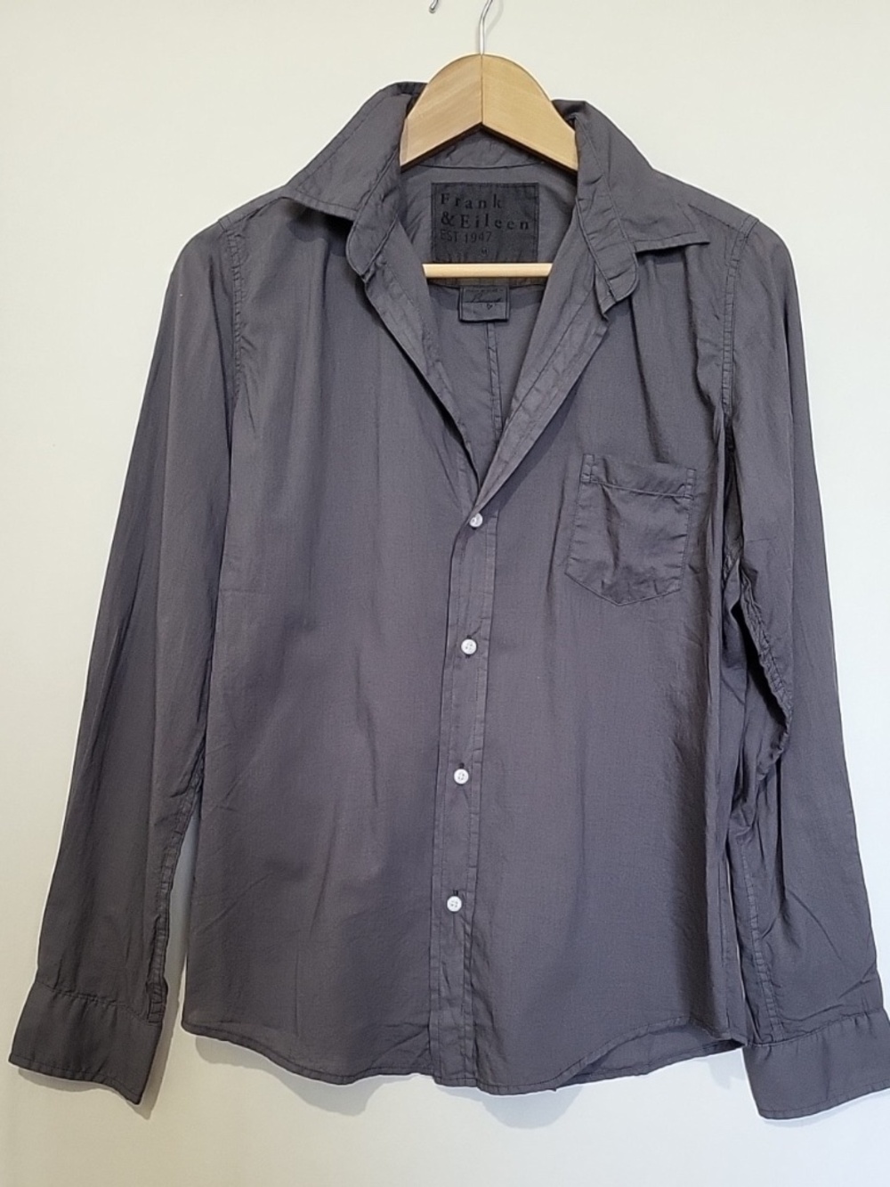 Frank & Eileen Barry Feather Weight Button Up Shirt in Grey